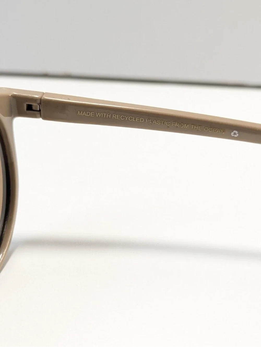 WearMe Pro Polarized Classic Round Retro Light Crystal Brown / Lens ECO03-BGEBRW